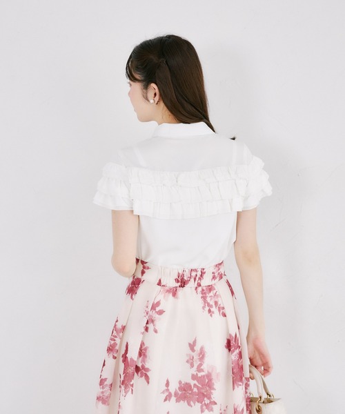 tocco closet(トッコ クローゼット)の「フリルメロウ配色パール釦ブラウス(シャツ/ブラウス・レディース・オフホワイト/ネイビー・M)」の14枚目の写真