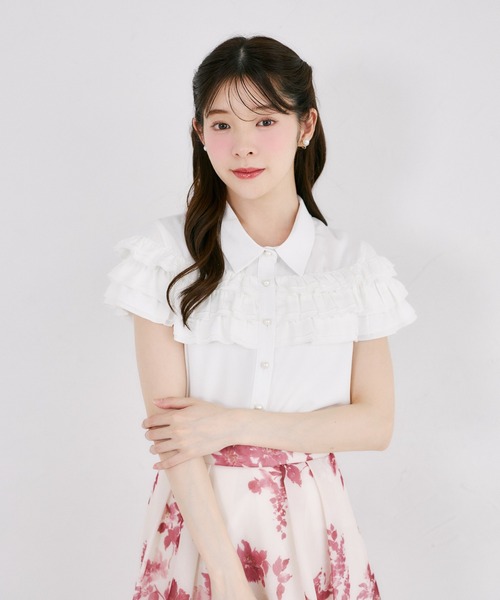 tocco closet(トッコ クローゼット)の「フリルメロウ配色パール釦ブラウス(シャツ/ブラウス・レディース・オフホワイト/ネイビー・M)」の9枚目の写真