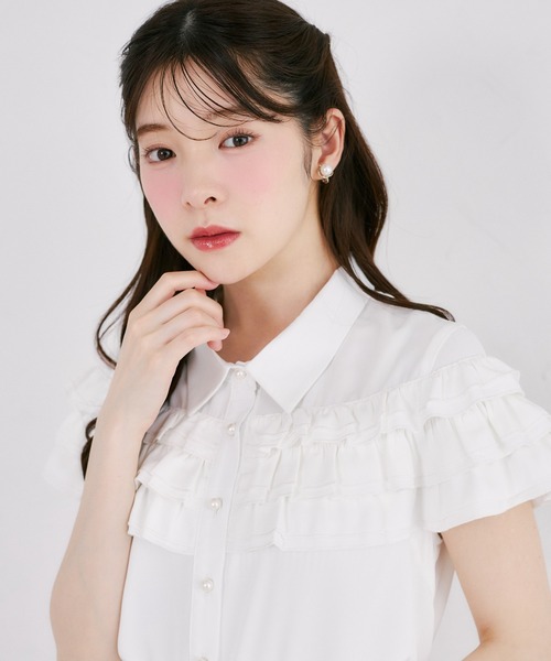 tocco closet(トッコ クローゼット)の「フリルメロウ配色パール釦ブラウス(シャツ/ブラウス・レディース・オフホワイト/ネイビー・M)」の11枚目の写真