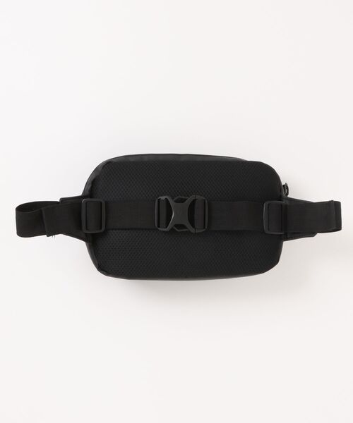 RVCA(ルーカ)の「RVCA メンズ LEVEL WAISTPACK 【2026年秋冬モデル】(ボディバッグ/ウエストポーチ・メンズ・ブラック/キャメル・FREE)」の6枚目の写真