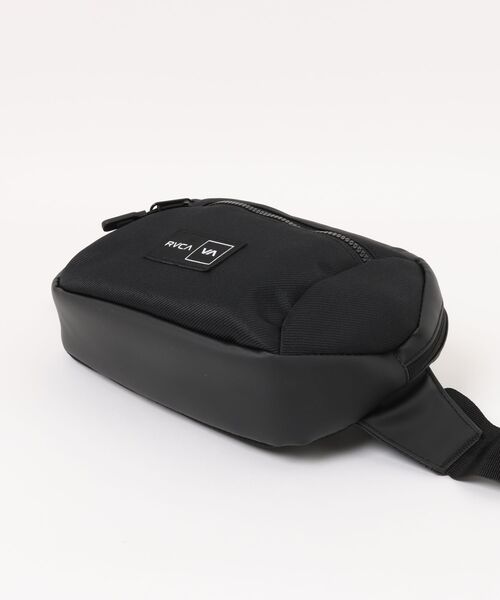 RVCA(ルーカ)の「RVCA メンズ LEVEL WAISTPACK 【2026年秋冬モデル】(ボディバッグ/ウエストポーチ・メンズ・ブラック/キャメル・FREE)」の5枚目の写真