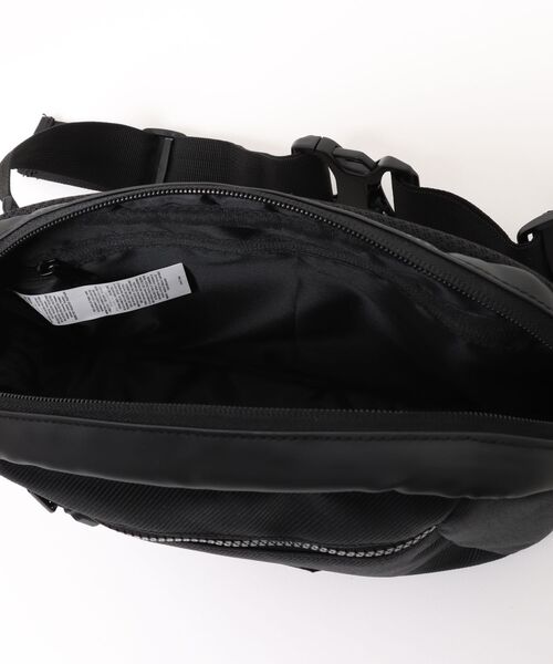 RVCA(ルーカ)の「RVCA メンズ LEVEL WAISTPACK 【2026年秋冬モデル】(ボディバッグ/ウエストポーチ・メンズ・ブラック/キャメル・FREE)」の4枚目の写真