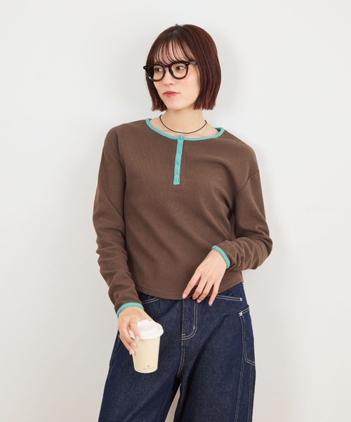ABYS(アビス)の「ワッフルヘンリーネックトップス(Tシャツ/カットソー・レディース・ネイビー/ブラウン/グレー・FREE)」の11枚目の写真