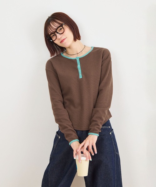 ABYS(アビス)の「ワッフルヘンリーネックトップス(Tシャツ/カットソー・レディース・ネイビー/ブラウン/グレー・FREE)」の10枚目の写真