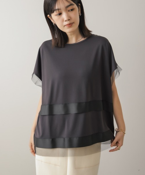 Bou Jeloud(ブージュルード)の「タイマルスクエア異素材切り替えプル(Tシャツ/カットソー・レディース・チャコールグレー/アイボリー・FREE)」の2枚目の写真
