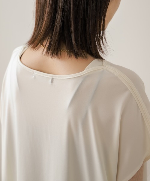 Bou Jeloud(ブージュルード)の「タイマルスクエア異素材切り替えプル(Tシャツ/カットソー・レディース・チャコールグレー/アイボリー・FREE)」の14枚目の写真