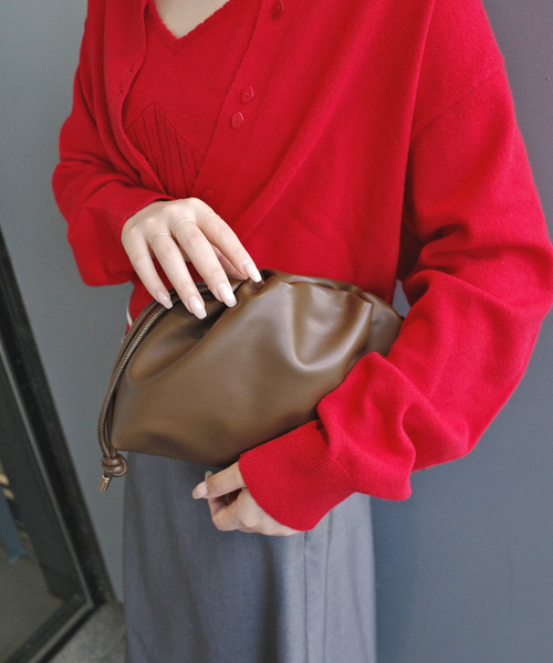 SLOBE IENA(スローブイエナ)の「《追加5》SLOBE 3WAY スムース巾着バッグ(クラッチバッグ・レディース・チョコ/チャコールグレー・FREE)」の2枚目の写真