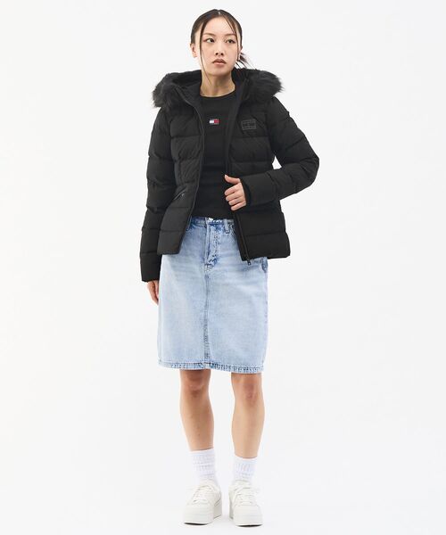 tommy jeans（トミー ジーンズ）の「【ZOZO限定】ファーフード ショートダウンジャケット（ダウンジャケット/コート・レディース・ブラック/ホワイト・X-SMALL/MEDIUM/SMALL）」の19枚目の写真