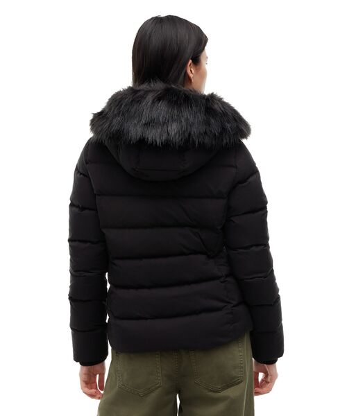 tommy jeans（トミー ジーンズ）の「【ZOZO限定】ファーフード ショートダウンジャケット（ダウンジャケット/コート・レディース・ブラック/ホワイト・X-SMALL/MEDIUM/SMALL）」の12枚目の写真