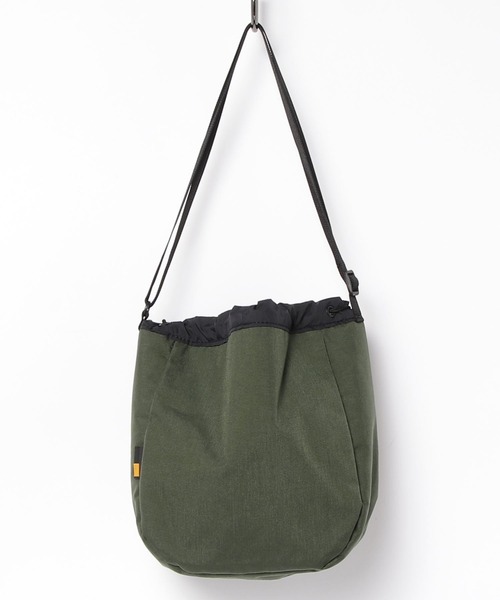 Chick(チック)の「KELTY/ケルティ REVERSIBLE KINCHAKU ショルダーバッグ 巾着バッグ(ショルダーバッグ・メンズ・オリーブ/ブラウン・FREE)」の3枚目の写真