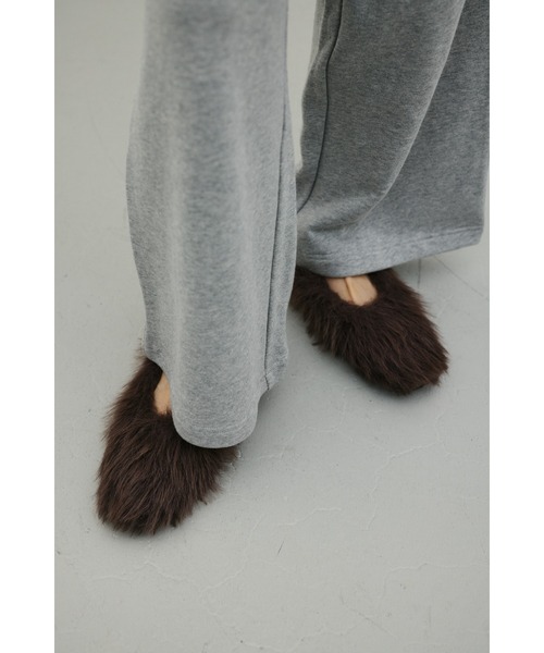 STYLEMIXER（スタイルミキサー）の「フェイクファーフラットシューズ（パンプス・レディース・グレー/ホワイト・LARGE/SMALL/MEDIUM）」の15枚目の写真