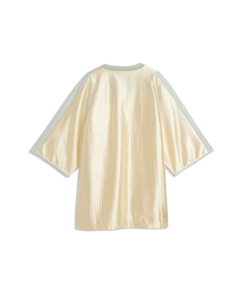 PUMA(プーマ)の「PUMA プーマ ウィメンズ オーバーサイズ フットボール ジャージ(Tシャツ/カットソー・レディース・クリーム/ブラック・X-LARGE/LARGE/SMALL/MEDIUM)」の6枚目の写真