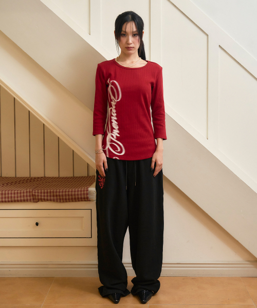 PRENDA(プレンダ)の「SCRIPTロゴ スリム長袖 ボルドー(Tシャツ/カットソー・レディース・その他・FREE)」の2枚目の写真