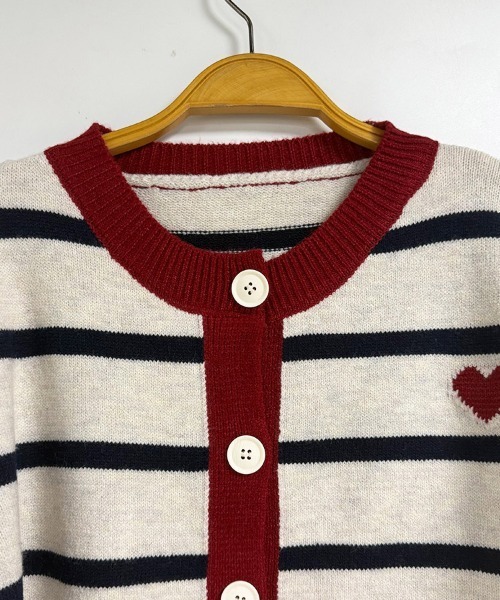 ReRe(リリ)の「配色ボーダーハート刺繍長袖ニットカーディガン(ニット/セーター・レディース・ネイビー/グリーン/レッド・FREE)」の14枚目の写真
