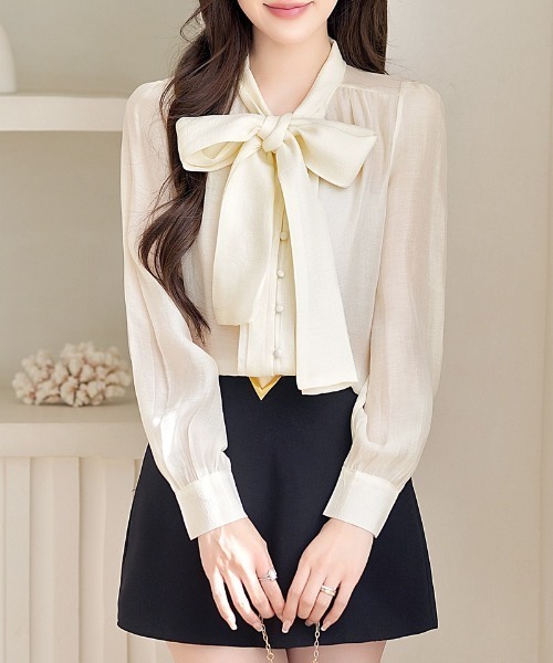 LUCPY（ラクピー）の「シアーボウタイリボンブラウス（シャツ/ブラウス・レディース・ホワイト・MEDIUM/LARGE/X-LARGE/SMALL）」の6枚目の写真
