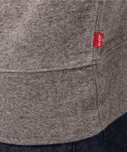 Levi's（リーバイス）の「バットウィングクルーネックプルオーバー（スウェット・メンズ・アイボリー・SMALL/LARGE/MEDIUM）」の7枚目の写真