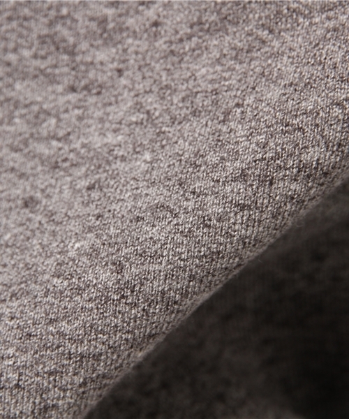 Levi's（リーバイス）の「バットウィングクルーネックプルオーバー（スウェット・メンズ・アイボリー・SMALL/LARGE/MEDIUM）」の2枚目の写真