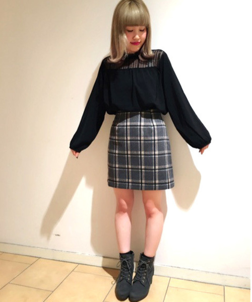 archives（アルシーヴ）の「チェック ウールタイトスカート（スカート・レディース・グレー/カーキ/ネイビー・MEDIUM）」の15枚目の写真