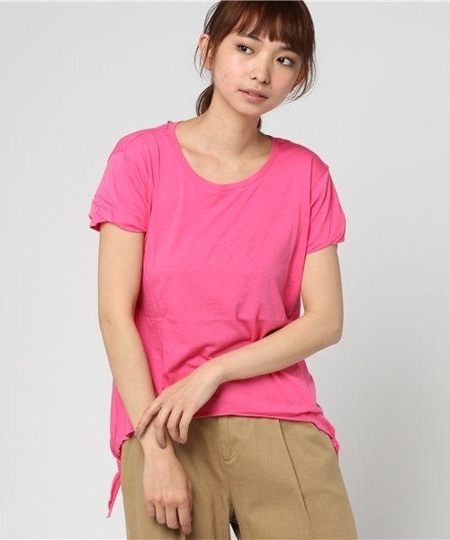 RNA（アールエヌエー）の「M0680 ツイストスリーブTシャツ（Tシャツ/カットソー・レディース・ホワイト/ピンク/ブラック・MEDIUM）」の4枚目の写真
