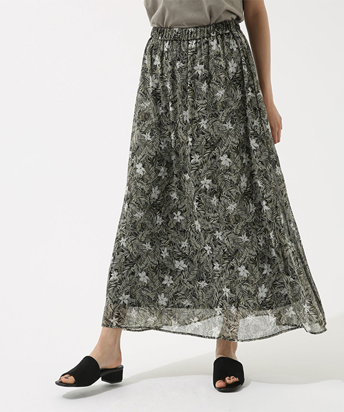 AZUL by moussy（アズールバイマウジー）の「楊柳シフォンプリントギャザーSK（スカート・レディース・オレンジ/ベージュ/ブラック・MEDIUM/SMALL）」の2枚目の写真