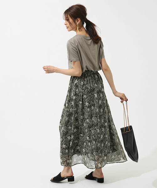 AZUL by moussy（アズールバイマウジー）の「楊柳シフォンプリントギャザーSK（スカート・レディース・オレンジ/ベージュ/ブラック・MEDIUM/SMALL）」の12枚目の写真