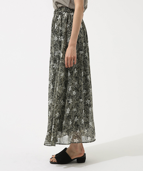 AZUL by moussy（アズールバイマウジー）の「楊柳シフォンプリントギャザーSK（スカート・レディース・オレンジ/ベージュ/ブラック・MEDIUM/SMALL）」の18枚目の写真