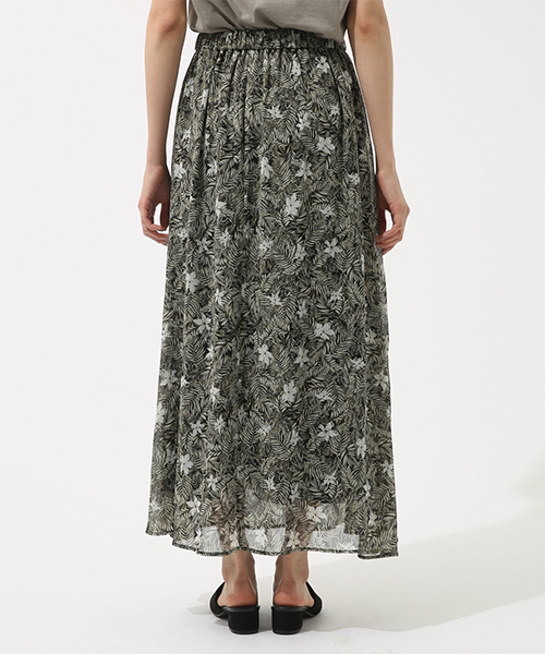 AZUL by moussy（アズールバイマウジー）の「楊柳シフォンプリントギャザーSK（スカート・レディース・オレンジ/ベージュ/ブラック・MEDIUM/SMALL）」の21枚目の写真