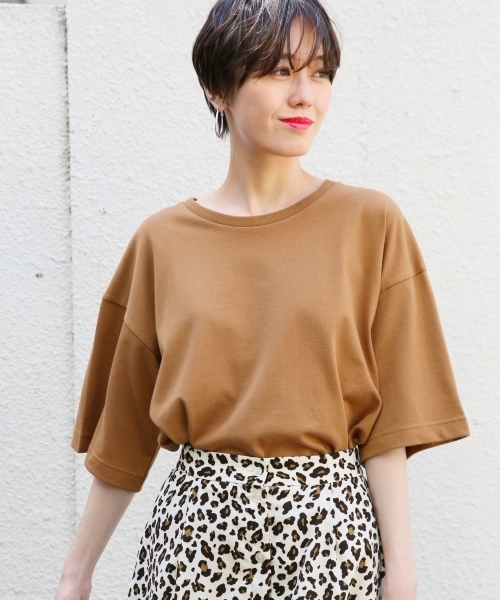 LOWRYS FARM(ローリーズファーム)の「スーピマビッグTシャツ 804204(Tシャツ/カットソー・レディース・ブラック/ブラウン/オフホワイト・FREE)」の3枚目の写真