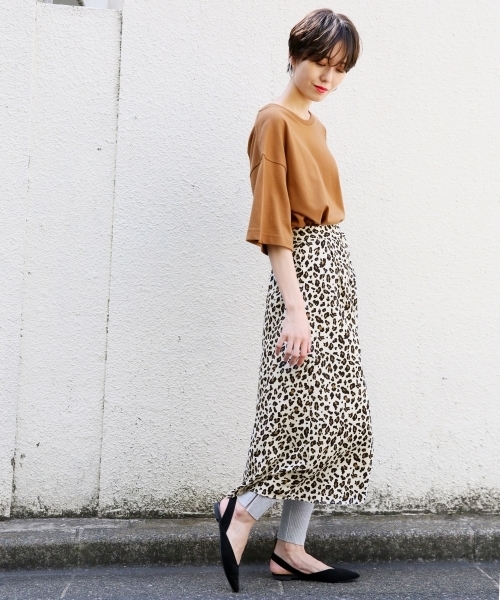 LOWRYS FARM(ローリーズファーム)の「スーピマビッグTシャツ 804204(Tシャツ/カットソー・レディース・ブラック/ブラウン/オフホワイト・FREE)」の16枚目の写真