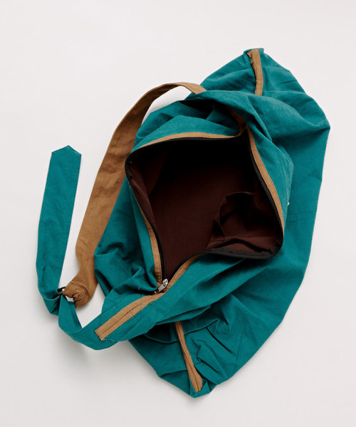 チャイハネ（チャイハネ）の「【チャイハネ】INDIA MADE シンプルビッグショルダーバッグ（ショルダーバッグ・メンズ・ホワイト/ブラック/ブルー/キャメル・FREE）」の11枚目の写真