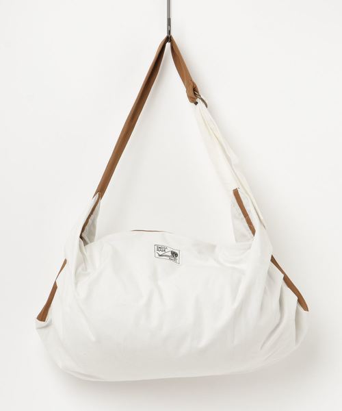 チャイハネ（チャイハネ）の「【チャイハネ】INDIA MADE シンプルビッグショルダーバッグ（ショルダーバッグ・メンズ・ホワイト/ブラック/ブルー/キャメル・FREE）」の2枚目の写真