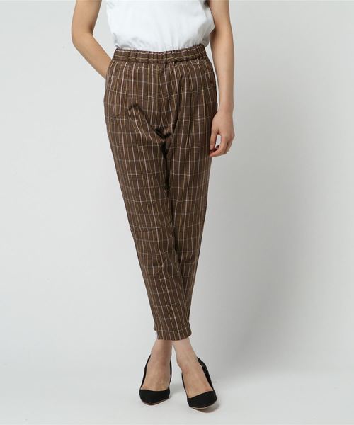 AMERICAN HOLIC(アメリカンホリック)の「8col New テーパードタックパンツ(その他パンツ・レディース・レッド/その他8/イエロー/キャメル/グリーン/グレー系その他/ブラウン/ブラック・L/S/M)」の1枚目の写真