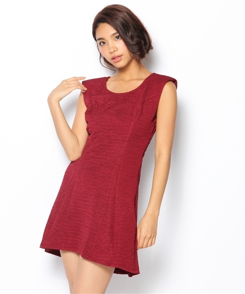 LILIDIA（リリディア）の「パワーショルダーパネルフレアOP（ワンピース・レディース・ライトベージュ/ワインレッド/ブラック・1/2）」の3枚目の写真