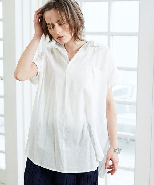 Chaco closet（チャコ クローゼット）の「インド綿キャンブリック フレンチスリーブ スキッパーシャツ（シャツ/ブラウス・レディース・ブルー系その他/チャコールグレー/ホワイト系その他/ブラウン系その他/オフホワイト/グリーン・M）」の2枚目の写真