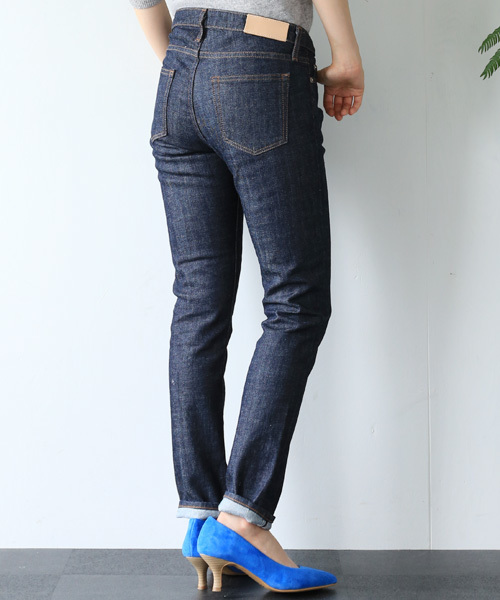 B:MING by BEAMS（ビーミングバイビームス）の「FIRE SERVICE × ビーミング by ビームス / ＜別注＞スキニーデニム（デニムパンツ・レディース・インディゴブルー・26inch/28inch/27inch/25inch）」の11枚目の写真