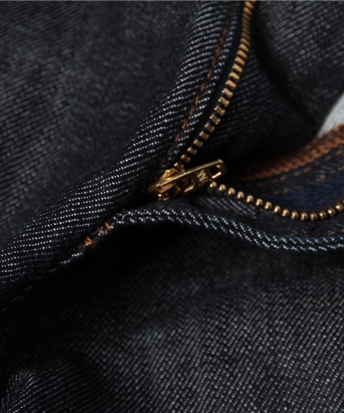 B:MING by BEAMS（ビーミングバイビームス）の「FIRE SERVICE × ビーミング by ビームス / ＜別注＞スキニーデニム（デニムパンツ・レディース・インディゴブルー・26inch/28inch/27inch/25inch）」の3枚目の写真