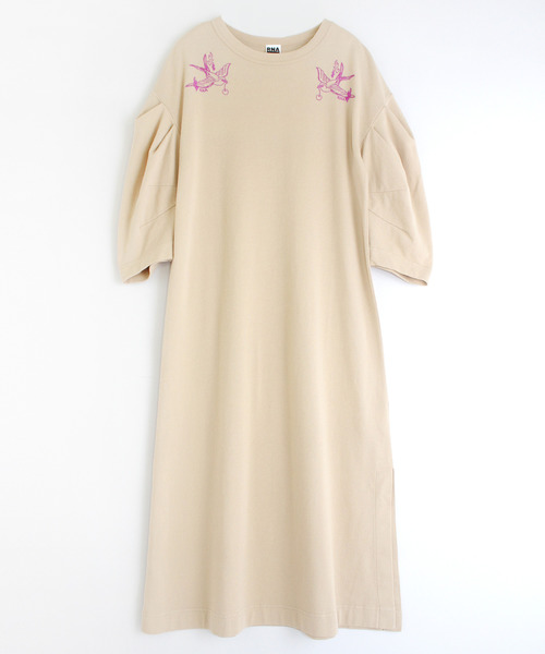 RNA（アールエヌエー）の「M1323 スリーブデザインマキシTシャツワンピース（ワンピース・レディース・ホワイト/ベージュ/ブラック・MEDIUM）」の15枚目の写真