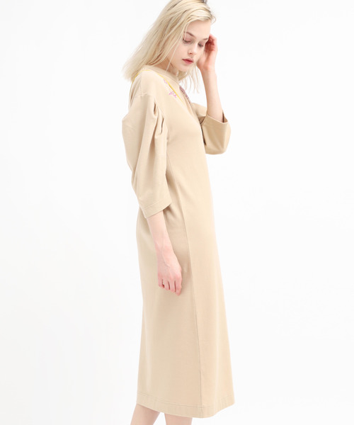 RNA（アールエヌエー）の「M1323 スリーブデザインマキシTシャツワンピース（ワンピース・レディース・ホワイト/ベージュ/ブラック・MEDIUM）」の19枚目の写真