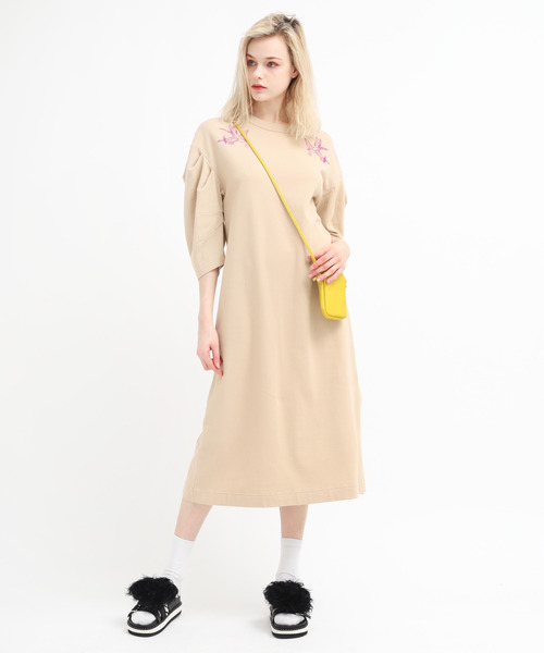 RNA（アールエヌエー）の「M1323 スリーブデザインマキシTシャツワンピース（ワンピース・レディース・ホワイト/ベージュ/ブラック・MEDIUM）」の11枚目の写真