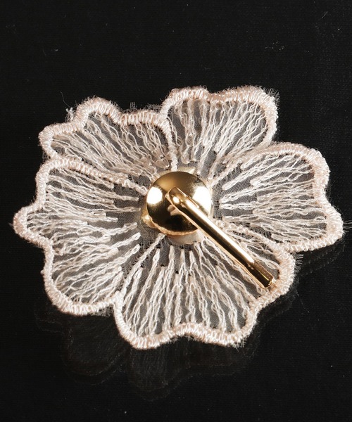 Ree&Mee（リーアンドミー）の「Ree＆Mee ビジュー付き フラワー ポニーフック（バレッタ/ヘアクリップ・レディース・パープル/ホワイト/グリーン/オレンジ・FREE）」の7枚目の写真