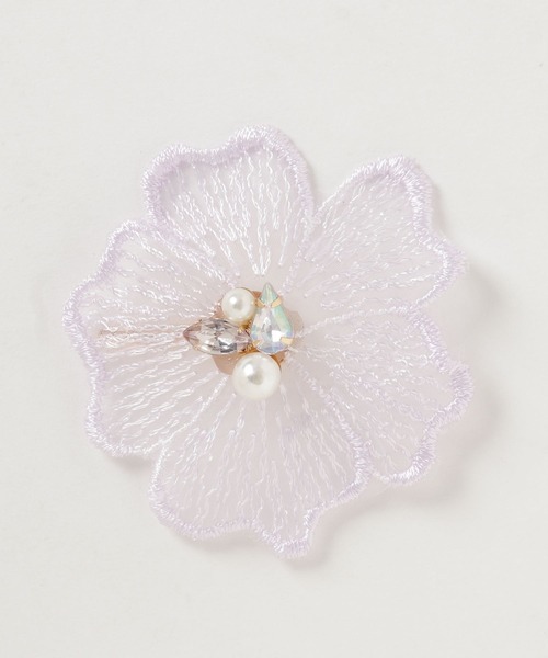 Ree&Mee（リーアンドミー）の「Ree＆Mee ビジュー付き フラワー ポニーフック（バレッタ/ヘアクリップ・レディース・パープル/ホワイト/グリーン/オレンジ・FREE）」の17枚目の写真