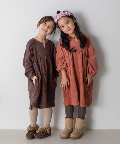 MAKE YOUR DAY（メイクユアデイ）の「ギャザー切替ワンピース■80～140cm（ワンピース・キッズ・ダークグリーン/ベージュ/ダークブラウン/ブラウン/サーモンピンク/ピンク・140/90/120/80/130/100/110）」の16枚目の写真