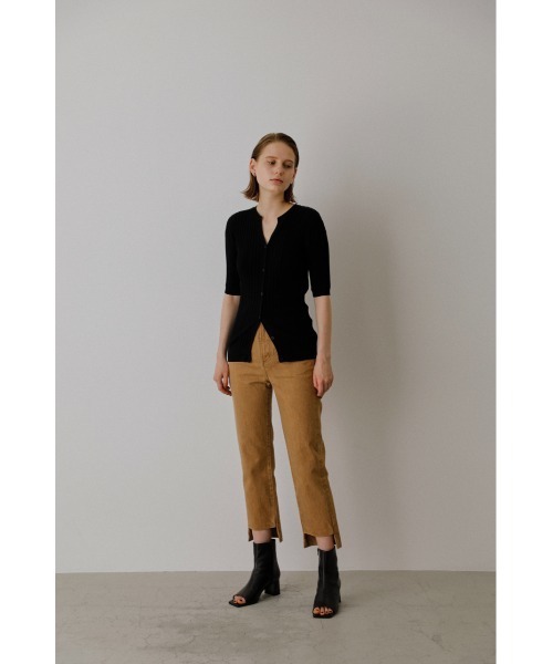 RIM.ARK(リムアーク)の「Hem asymmetry denim(デニムパンツ・レディース・ホワイト/ブラック/ベージュ・38/36)」の6枚目の写真
