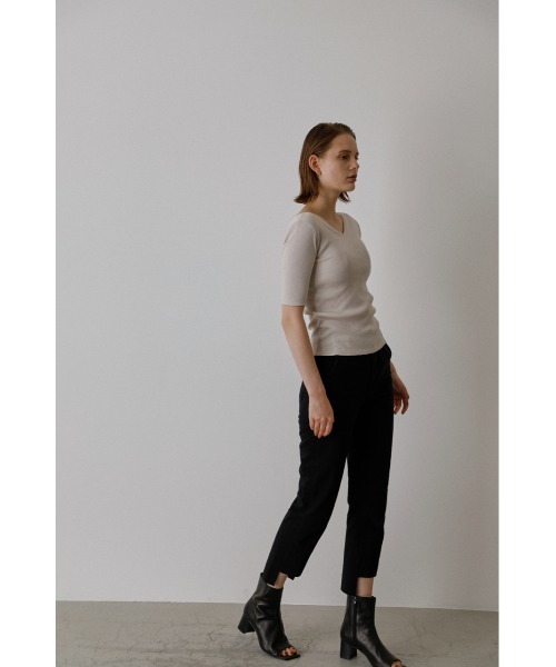 RIM.ARK(リムアーク)の「Hem asymmetry denim(デニムパンツ・レディース・ホワイト/ブラック/ベージュ・38/36)」の14枚目の写真
