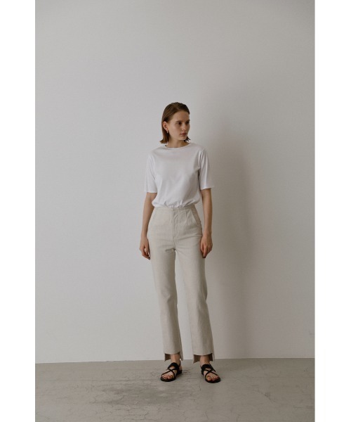 RIM.ARK(リムアーク)の「Hem asymmetry denim(デニムパンツ・レディース・ホワイト/ブラック/ベージュ・38/36)」の20枚目の写真