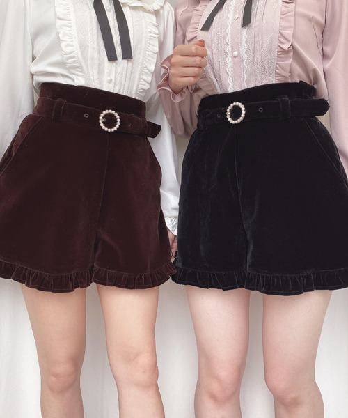 Honey Cinnamon（ハニーシナモン）の「パールバックルベロアショート 