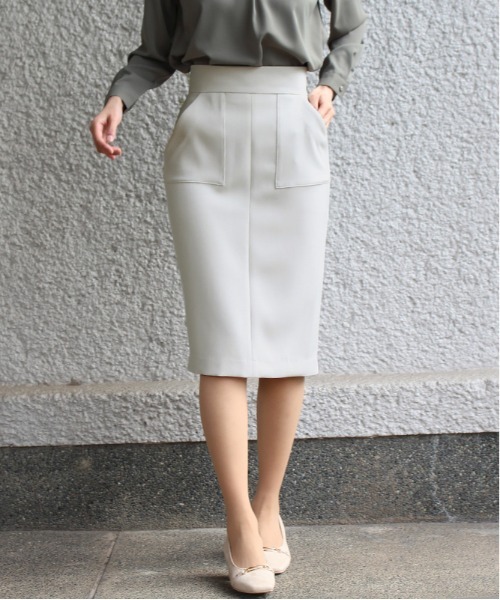 TRUDEA（トルディア）の「リバーストレッチ貼りポケットタイトスカート（スカート・レディース・ネイビー/グレイッシュベージュ/ラベンダー/モカ・LARGE/MEDIUM/SMALL）」の3枚目の写真