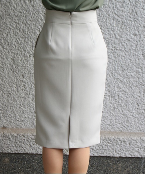 TRUDEA（トルディア）の「リバーストレッチ貼りポケットタイトスカート（スカート・レディース・ネイビー/グレイッシュベージュ/ラベンダー/モカ・LARGE/MEDIUM/SMALL）」の7枚目の写真