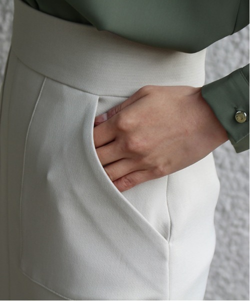 TRUDEA（トルディア）の「リバーストレッチ貼りポケットタイトスカート（スカート・レディース・ネイビー/グレイッシュベージュ/ラベンダー/モカ・LARGE/MEDIUM/SMALL）」の8枚目の写真