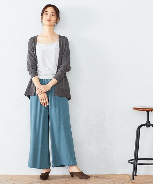 COMME CA ISM(コムサイズム)の「ラメ ニットカーディガン(カーディガン/ボレロ・レディース・ベージュ/ブルー/チャコール・MEDIUM/LARGE)」の4枚目の写真